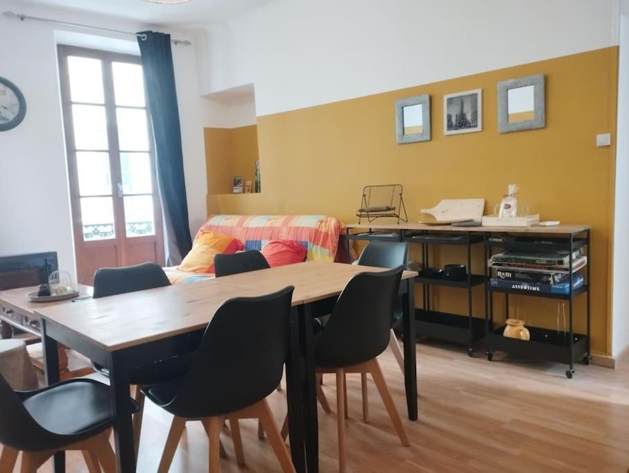 Apartment En Plein Centre. Carpentras